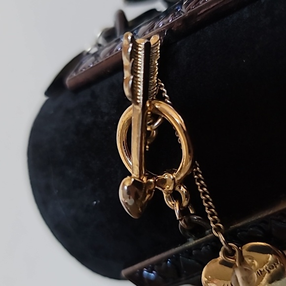 Vintage BETSEY JOHNSON Hollywood Glam Collection Tiger Leopard Toggle Bracelet. - Picture 8 of 10